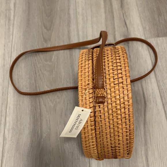 NWT Round Crochet Handwoven Rattan Shoulder Bag - Picture 6 of 11